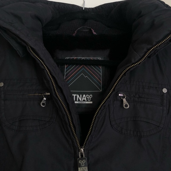 Aritzia TNA Winter Coat - Picture 4 of 4